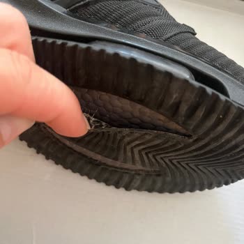 İlk Kullanımda Çatlayan Ayakkabı Ve İade Sorunu