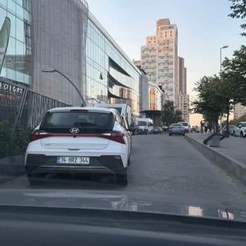 Yanlış Park Edilen Araç İş Yerime Girişimi Engelledi