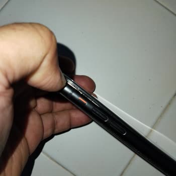 Serviste 3 Ay Bekleyen Telefon Camı Kalkmış Halde Teslim Edildi