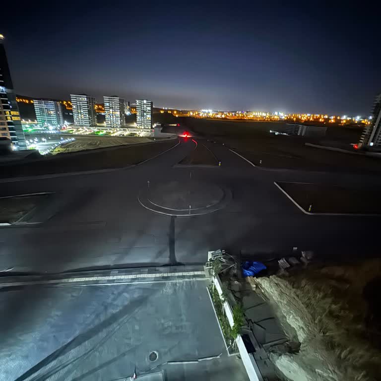 Karanlık Cadde Ve Yetersiz Aydınlatma Tehlikesi