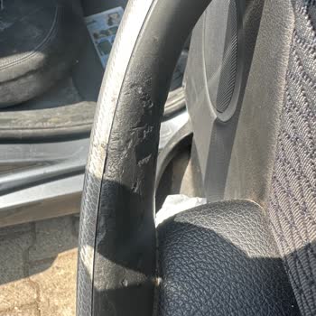 BMW 318d Plastik Aksamda Erime Ve Kırılma Sorunu Mağduriyet Yaşatıyor