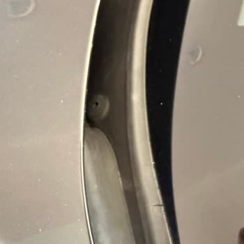 BMW F10 Ön Cam Izgara Plastiği Kronik Sorunu