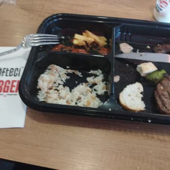 Kötü Hijyen Ve İlgisizlik Nedeniyle Sağlığımız Riske Atıldı