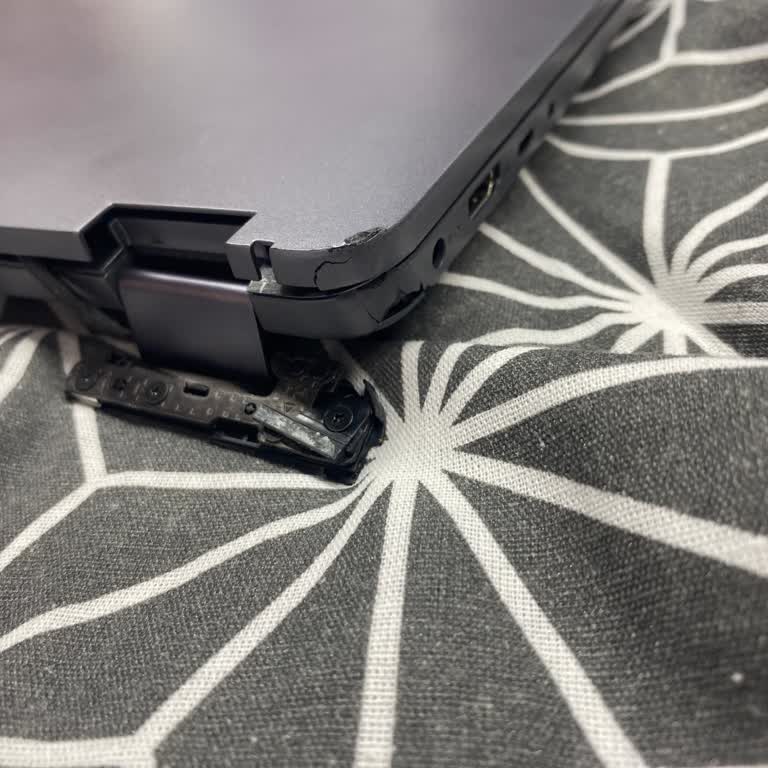 Lenovo Flex Dizüstü Bilgisayarda Kronik Menteşe Sorunu Ve Garanti Dışı İşlem Mağduriyeti