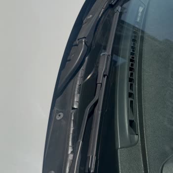 BMW 116i Ön Cam Plastiği Kronik Sorunu Ve Servis Desteği Talebi