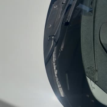 BMW 116i Ön Cam Plastiği Kronik Sorunu Ve Servis Desteği Talebi