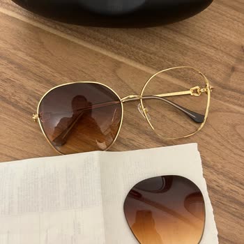 Aynı Yerden Sürekli Camı Düşen Gözlük Ve Sağlık Sorunu