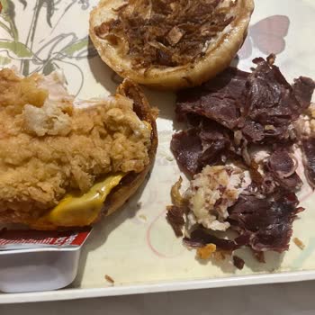 Popeyes'tan Gelen Menüde Bozulmuş Ve Kötü Kokulu Ürün Şoku