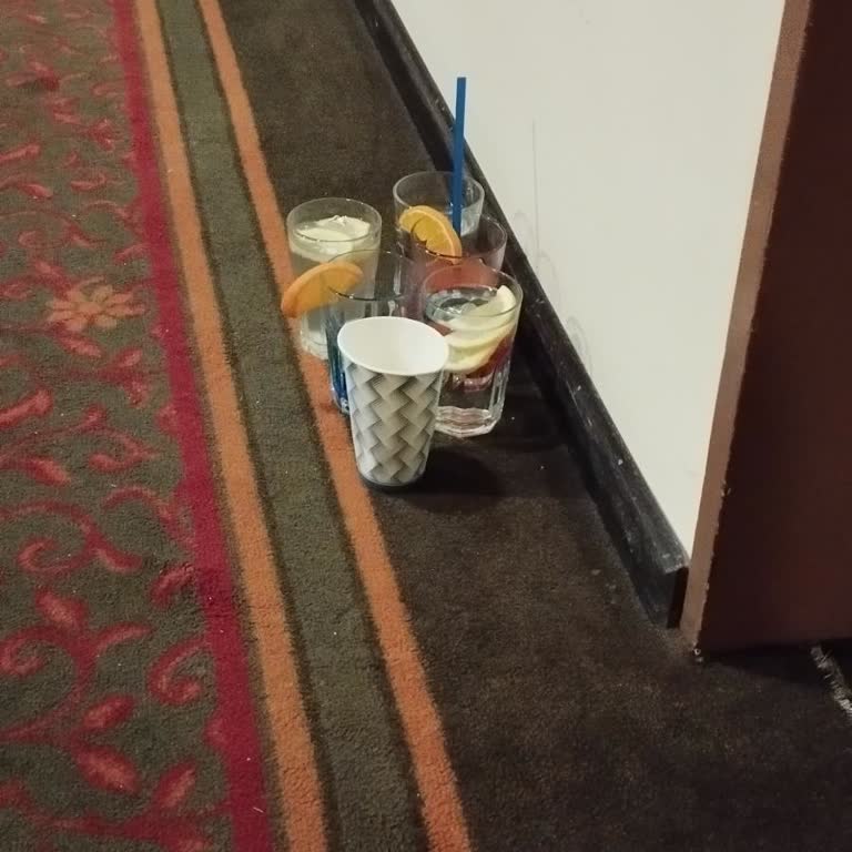 Otelde Personel İlgisizliği Ve Yetersiz Hizmet