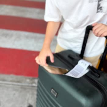 Ajet Valiz Hasarı Sonrası İlgisizlik Ve Çözüm Alamama Deneyimi