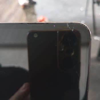 Reeder Kırılmaz Cam Beklerken Telefonumun Zarar Görmesiyle Yaşadığım Mağduriyet