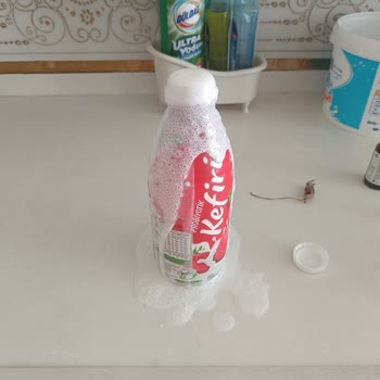 Kefir Kapağı Aniden Patladı, Mutfakta Temizlik Ve Maddi Zarar Yaşadım