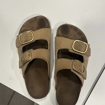 Manijero Kısa Sürede Leke Oluşan Terlik İçin İade Sorunu