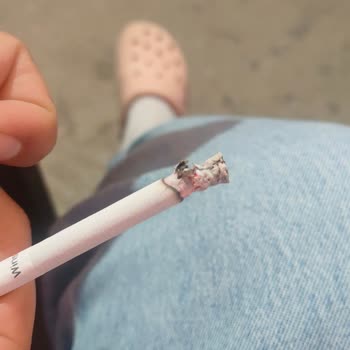 Winston Slender Blue Sigaramda Odunumsu Sert Maddeler Çıkıyor Merak Ediyorum