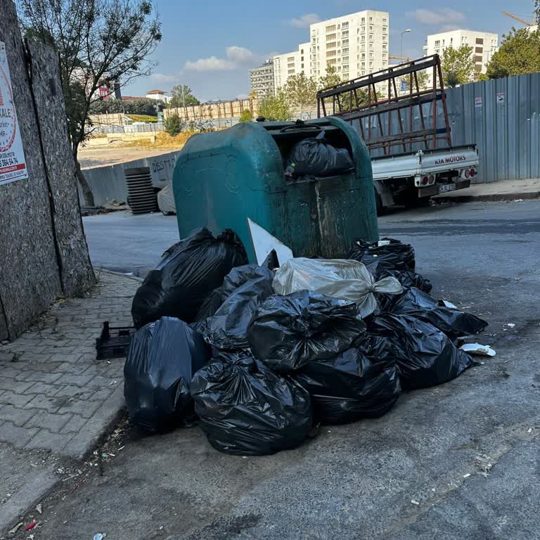 Apartmanımıza Yakın Çöp Konteyneri Eksikliği Mağduriyet Yaratıyor