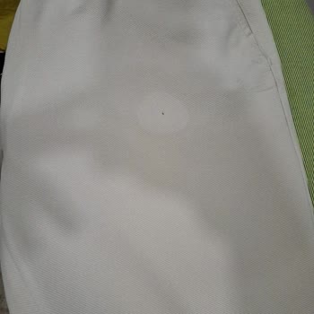 Leke Sihirbazı Ürünü Hem Lekeleri Çıkarmadı Hem De Kıyafetlerimi Bozdu