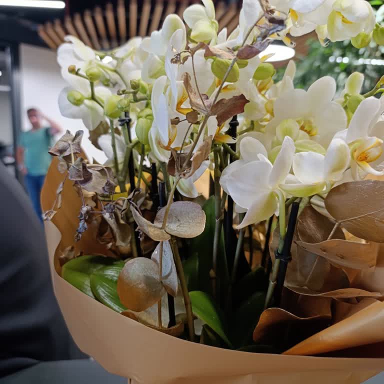 Yöneticimize Geç Ve Solmuş Çiçek Teslimatıyla Büyük Hayal Kırıklığı Yaşadık