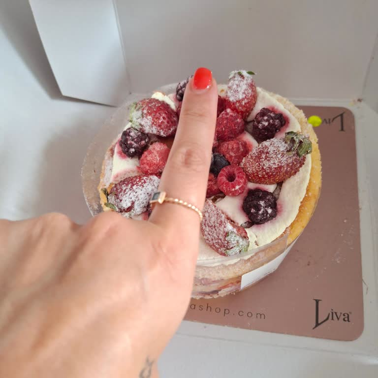 Sipariş Ettiğim Pasta Hem Küçük Hem Bayat Geldi Çözüm Sunulmadı