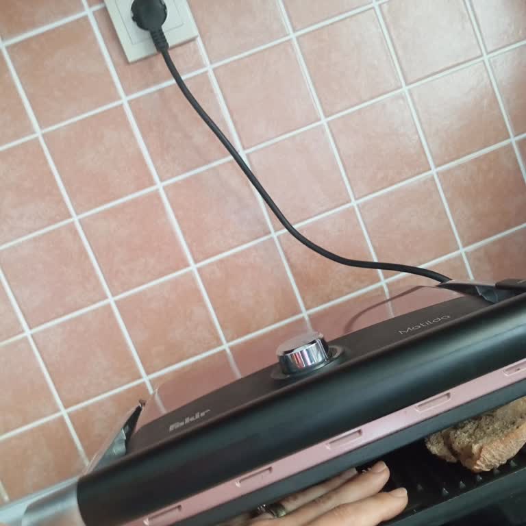 Sürekli Arızalanan Tost Makinesi İçin Değişim Talebi