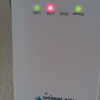 Güldüren Net İnternet Kesintisi Nedeniyle İşim Aksadı, Çözüm Sürekli Erteleniyor