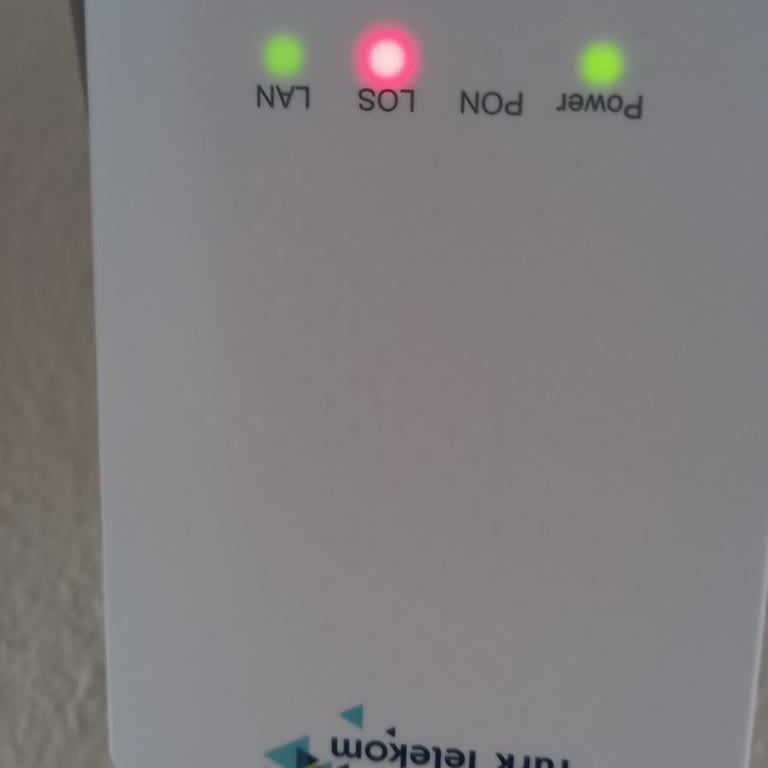 Güldüren Net İnternet Kesintisi Nedeniyle İşim Aksadı, Çözüm Sürekli Erteleniyor