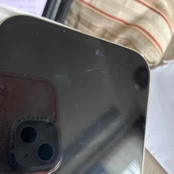 Sıfır Diye Satılan İphone 15'te Çizik Ve Değişim Yapılmıyor