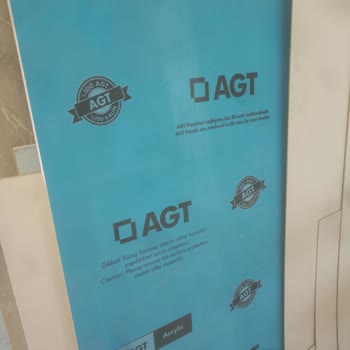 Akrilik Panelin Yüzey Jelatini Çıkmıyor Ve Bozulma Oluştu