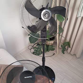 Kumtel Vantilatör Kapağı Düşüp Hem Cihazı Hem Monitörü Kırdı, Çocuğum Zarar Gördü