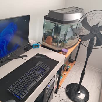 Kumtel Vantilatör Kapağı Düşüp Hem Cihazı Hem Monitörü Kırdı, Çocuğum Zarar Gördü