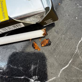 Marlboro Touch Blue Sigaradan Kıyılmamış Tütün Parçası Çıkıyor Kalite Sorunu Yaşanıyor