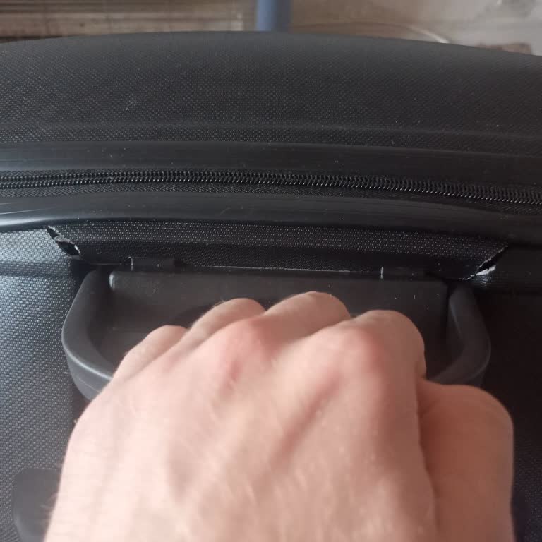 İlk Kullanımda Hasar Alan Valiz İçin Değişim Ve İade Sorunu