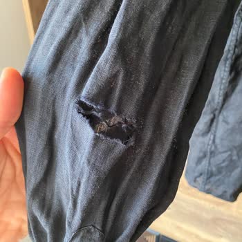 Mavi Gömlekte Üretim Hatası Ve Mağaza İlgisizliği Hayal Kırıklığı Yarattı