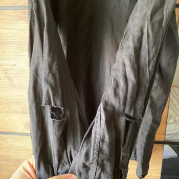 Mavi Gömlekte Üretim Hatası Ve Mağaza İlgisizliği Hayal Kırıklığı Yarattı