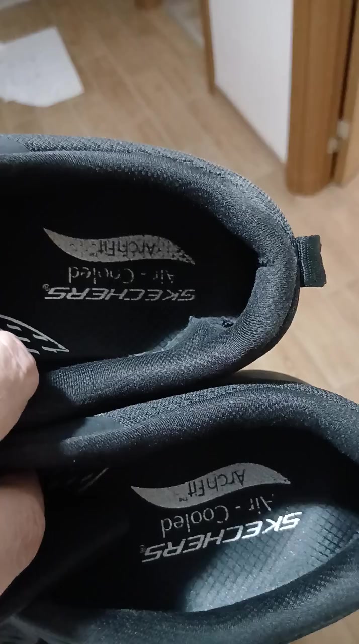 I Face Inner Lining Tear on My Skechers Air Cooled Shoes After 1.5 Months of Use video cover