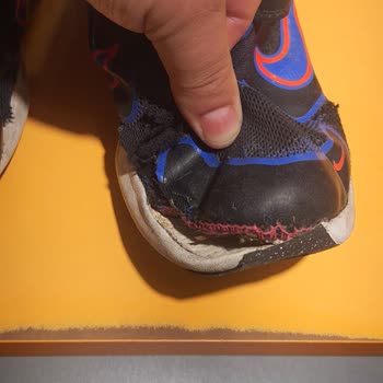 I Face Stitching and Sole Separation on My Nike Mystick Shoes After Short Use