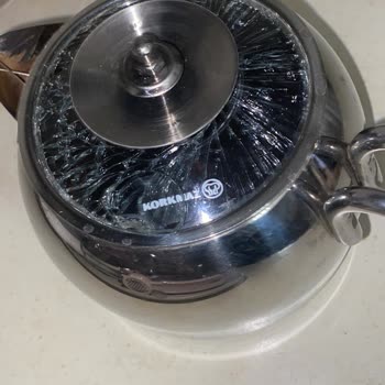 Korkmaz Cam Çaydanlık Kapağı Aniden Patladı, Güvenlik Tehlikesi Yaşadım