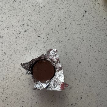 Son Tüketim Tarihi Geçmemiş Ülker Çikolatada Kurtlanma Şoku