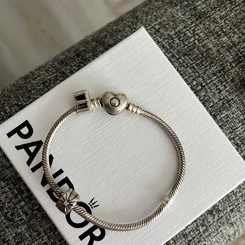 Pandora Bilekliğim Hızla Karardı, Mağaza İlgisiz Kaldı