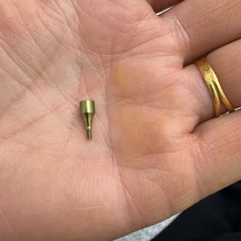 İlgisiz Ve Sorumluluk Almayan Doktor Nedeniyle Zorlu İmplant Tedavisi Süreci