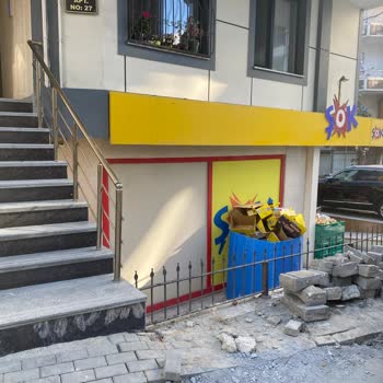 Şok Market Apartmanımızı Kirletiyor Ortak Alanlarımız Zarar Görüyor