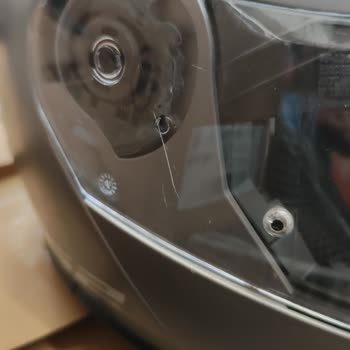 Koçtaş Mağazasında Sivri Raf Nedeniyle Kaskım Zarar Gördü