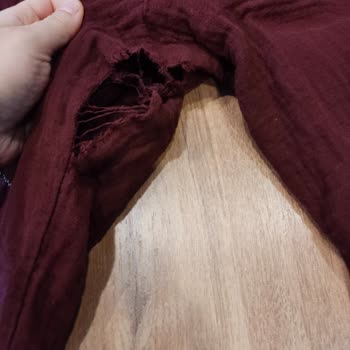 Pantolonda Sebepsiz Sökülme Ve Müşteri Hizmetlerinde İlgisizlik