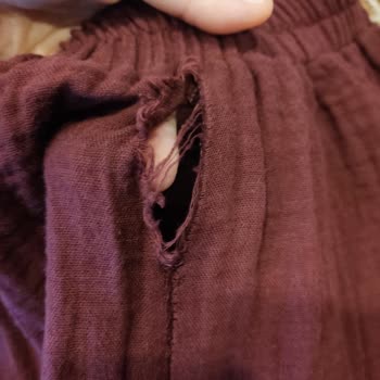 Pantolonda Sebepsiz Sökülme Ve Müşteri Hizmetlerinde İlgisizlik