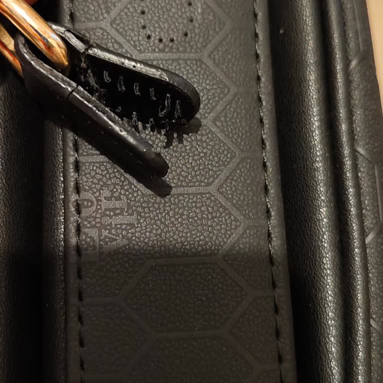 Yeni Alınan Çantada Dikiş Hatası Ve Garanti Sorunu