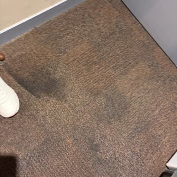Jolly Tur İle Hayal Kırıklığı Yaşatan Pis Ve Eski Otellerde Konaklama