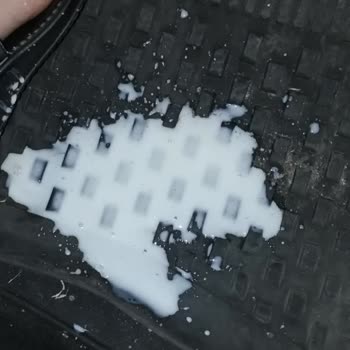 Migros'tan Aldığım Kefir Bozuk Çıktı, Araba Koltuğum Zarar Gördü