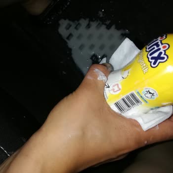 Migros'tan Aldığım Kefir Bozuk Çıktı, Araba Koltuğum Zarar Gördü