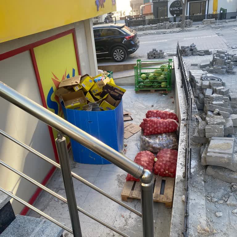Bedaş Altyapı Sonrası Kaldırımımız Onarılmadı Çocuklar Ve Yaşlılar İçin Tehlike Var