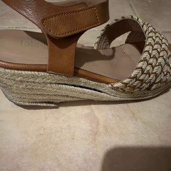 Derimod'dan Aldığım Ayakkabı Kısa Sürede Deforme Oldu, Mağaza İlgisiz Kaldı