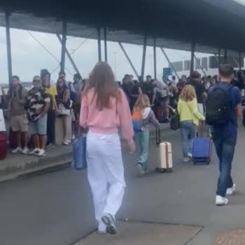 Brüksel Havalimanında Personel Eksikliği Nedeniyle Uçağı Kaçırdık